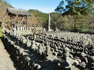 Illustration for article titled Bad Tourists Lead to Photography Ban at Japanese Temples